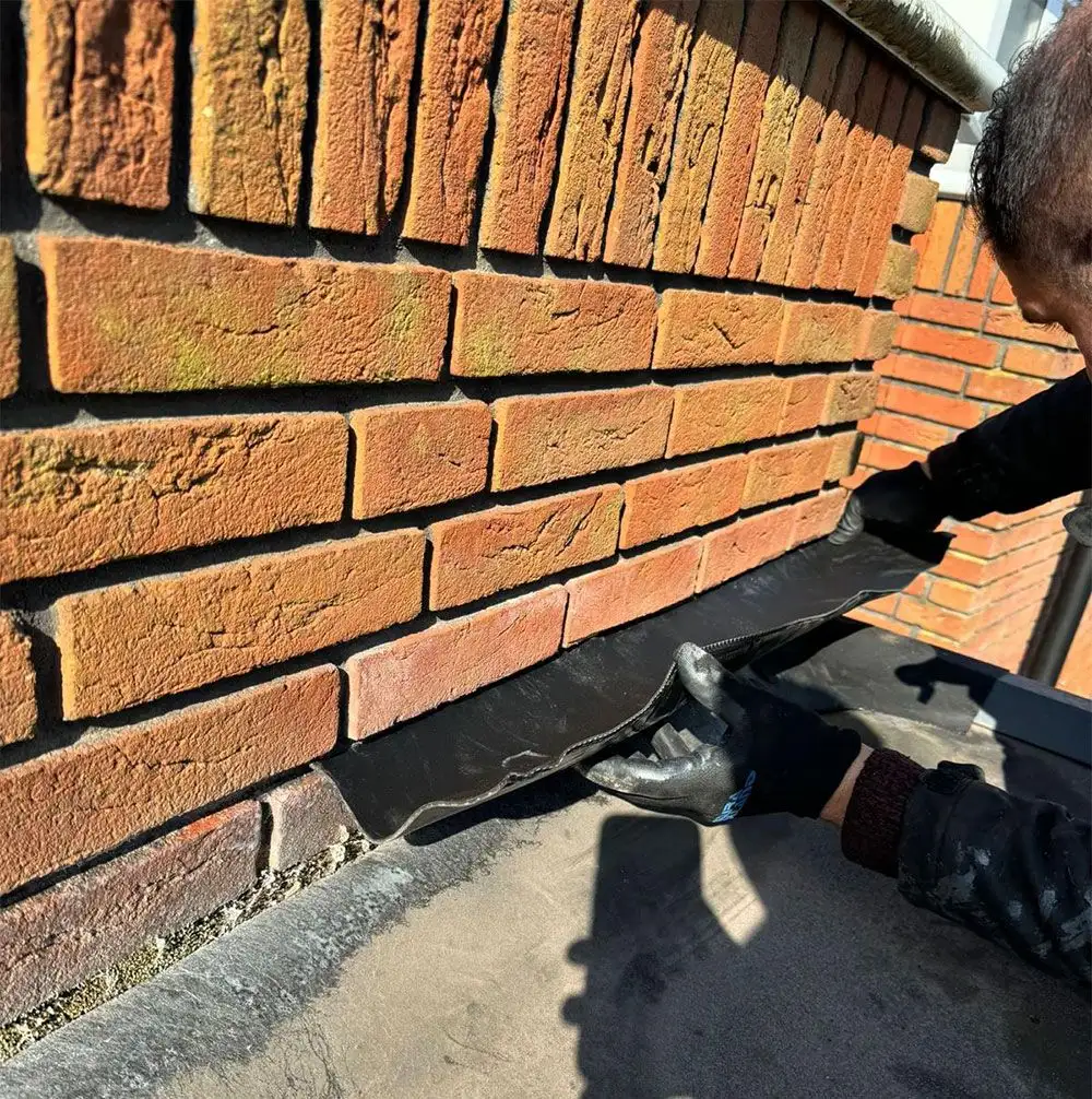 Camerabeeld van de muuraansluiting van de aanbouw